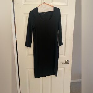 Black three-quarter link sleeve stretchy dress